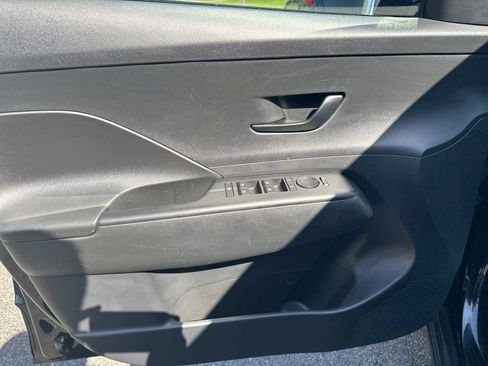 Used 2025 Hyundai Kona SEL FWD image 15