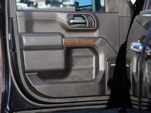 Used 2022 GMC Sierra 3500 Denali w/ Denali Black Diamond Edition image 23