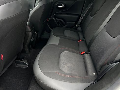 Used 2023 Jeep Renegade Trailhawk image 8