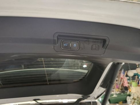 Used 2023 Ford Explorer XLT w/ Equipment Group 202A AWD/4WD image 21