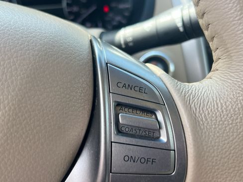 Used 2014 Nissan Altima 2.5 SV FWD image 12