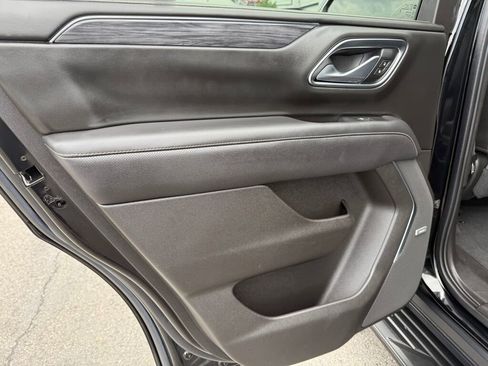 Used 2021 GMC Yukon SLT w/ SLT Premium Package image 24