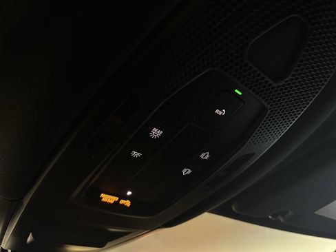 Certified 2026 Porsche Cayenne Coupe image 24