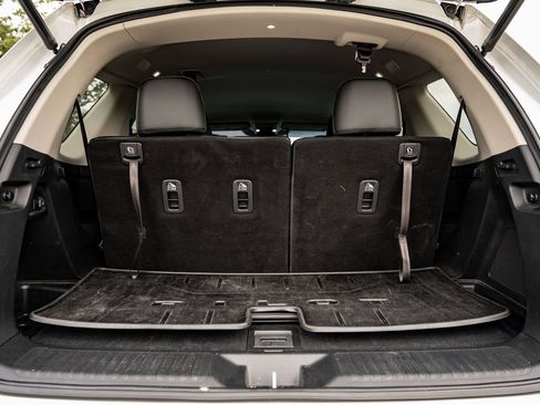 Used 2025 Honda Pilot EX-L image 16