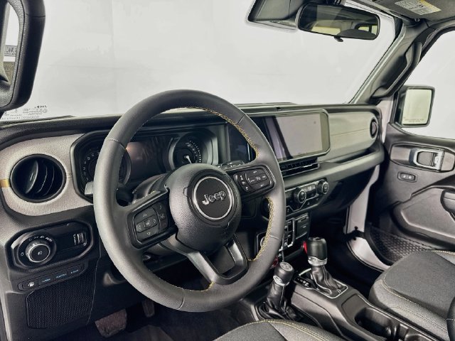 Used 2024 Jeep Wrangler Unlimited AWD/4WD image 13