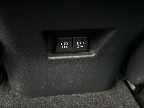 Used 2021 Toyota Venza XLE w/ Softex Package AWD/4WD image 10