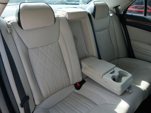 Used 2018 Chrysler 300 C w/ Sun, Sound & Nav Package image 33