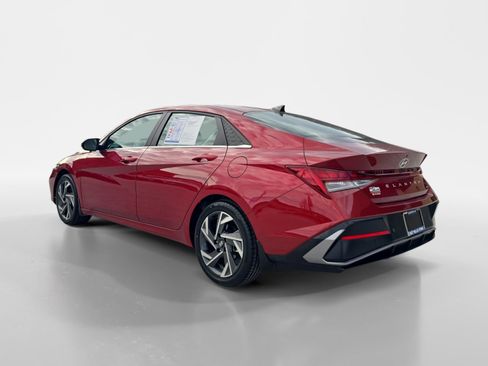 Used 2024 Hyundai Elantra Limited image 5