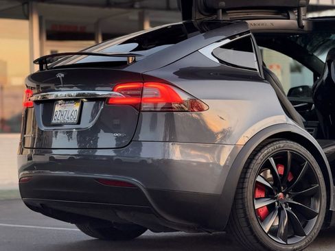 Used 2016 Tesla Model X 90D image 9