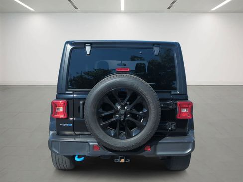 Used 2023 Jeep Wrangler Unlimited Sahara w/ Cold Weather Group AWD/4WD image 5