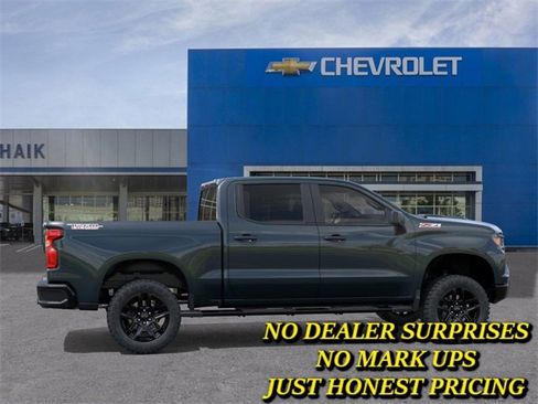 New 2026 Chevrolet Silverado 1500 Custom Trail Boss w/ LPO, Dark Essentials Package image 5