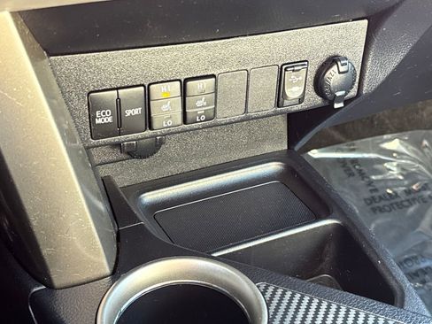 Used 2013 Toyota RAV4 Limited image 25