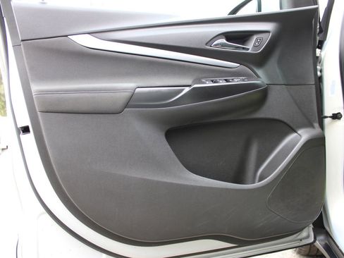 Used 2023 Chevrolet Bolt EUV LT image 5