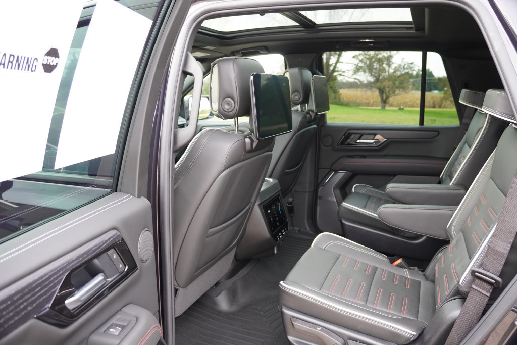 Used 2026 GMC Yukon AT4 Ultimate AWD/4WD image 17