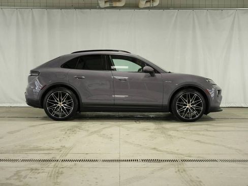 Certified 2025 Porsche Macan Electric RWD image 8