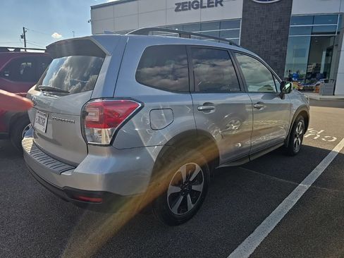 Used 2018 Subaru Forester 2.5i Premium w/ All-Weather Package AWD/4WD image 2