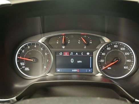 Used 2025 Chevrolet Blazer LT FWD image 11