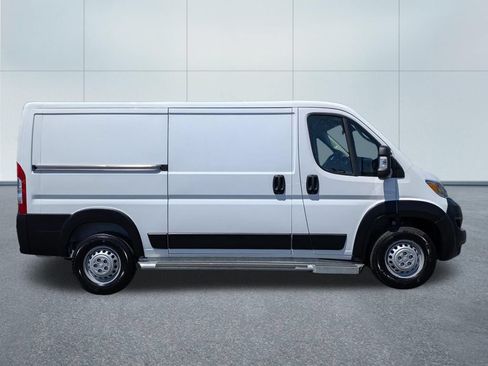 Used 2025 RAM ProMaster 2500 w/ U-Haul Equipment Group FWD image 7