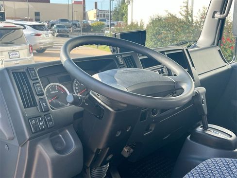 Used 2024 Chevrolet Low Cab Forward 5500XD image 12