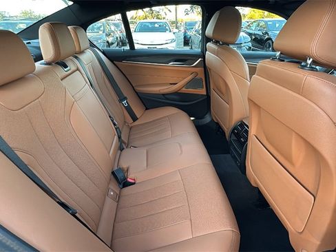 Used 2023 BMW 540i w/ Premium Package image 41