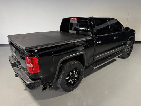 Used 2014 GMC Sierra 1500 Denali w/ Suspension Package, Off-Road AWD/4WD image 40