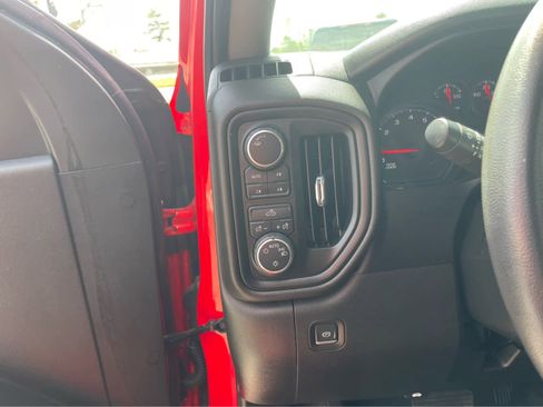 Used 2021 Chevrolet Silverado 1500 Custom Trail Boss w/ LPO, Dark Essentials Package AWD/4WD image 14