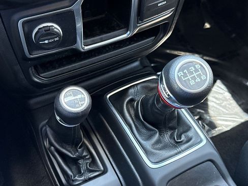 Used 2022 Jeep Wrangler Unlimited Sport AWD/4WD image 31