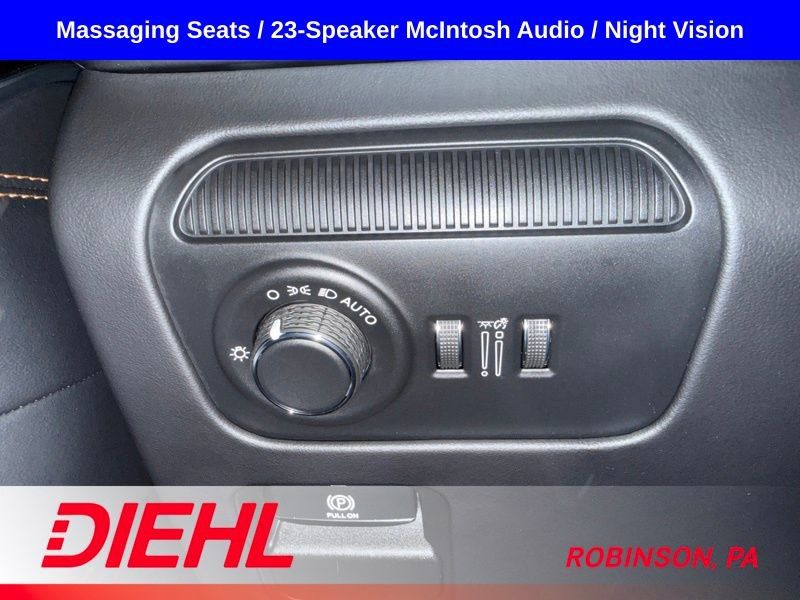 Used 2026 Jeep Grand Wagoneer Summit AWD/4WD image 28