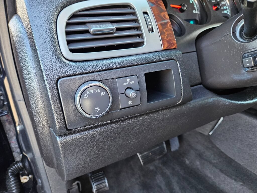 Used 2013 GMC Yukon Denali AWD/4WD image 23