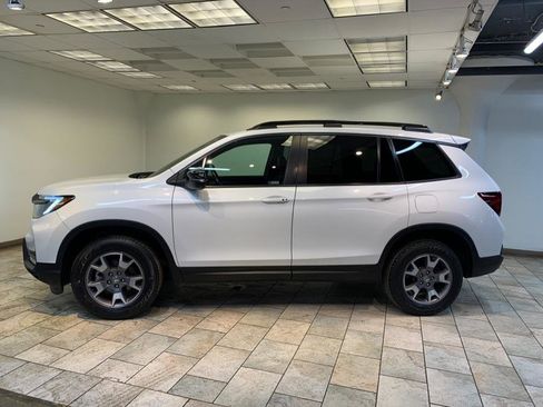 Used 2022 Honda Passport TrailSport image 5