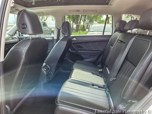 Used 2023 Volkswagen Tiguan SE w/ Panoramic Sunroof Package AWD/4WD image 11