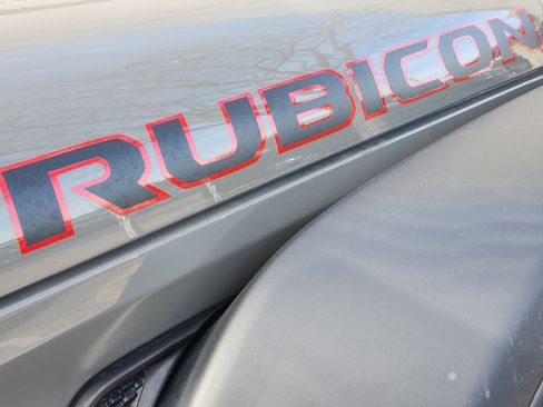 Used 2021 Jeep Gladiator Rubicon image 10