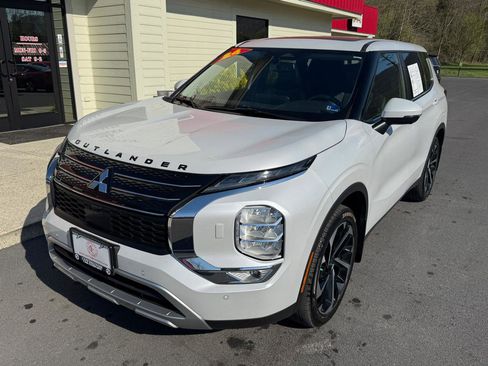 Used 2024 Mitsubishi Outlander SE AWD/4WD image 2