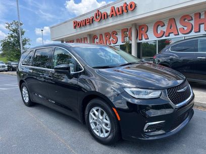 Used 2023 Chrysler Pacifica Touring-L