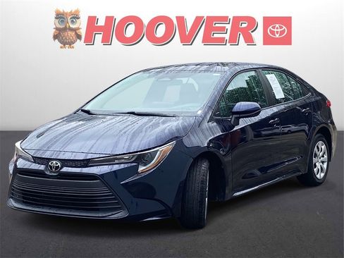 Used 2023 Toyota Corolla LE image 6