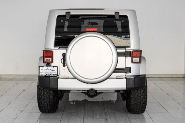 Used 2012 Jeep Wrangler Sahara AWD/4WD image 7