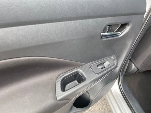 Used 2021 Nissan Versa SV image 20