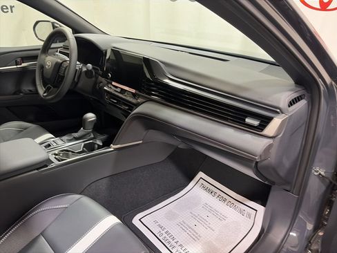 Used 2026 Toyota Camry SE FWD image 11
