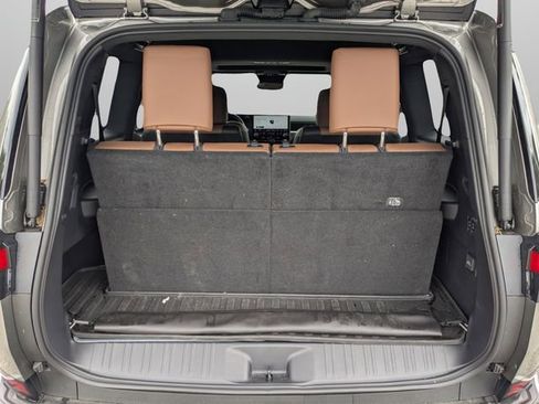 Used 2024 Lexus GX 550 w/ Accessory Package (31) AWD/4WD image 10