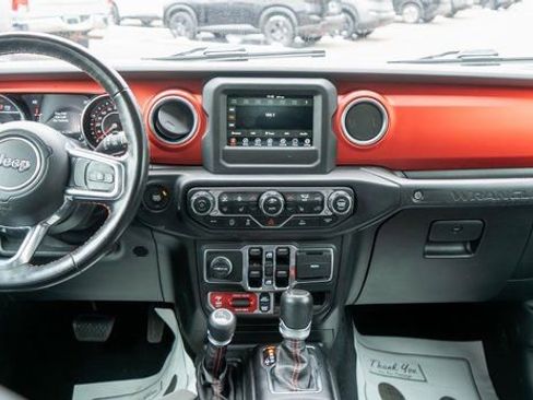 Used 2021 Jeep Wrangler Unlimited Rubicon w/ Cold Weather Group image 15