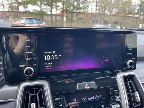 Certified 2023 Kia Sorento S w/ Panoramic Sunroof Package image 10