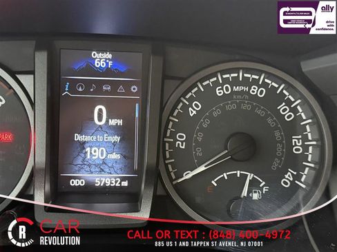 Used 2018 Toyota Tacoma TRD Sport AWD/4WD image 17