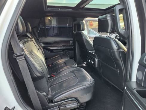 Used 2018 Ford Expedition Limited w/ Equipment Group 301A RWD image 16