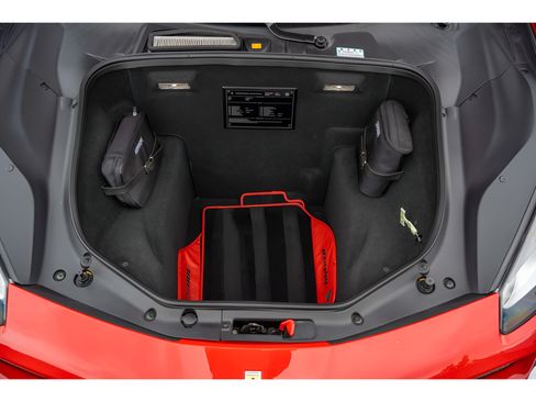 Used 2016 Ferrari 488 GTB RWD image 38