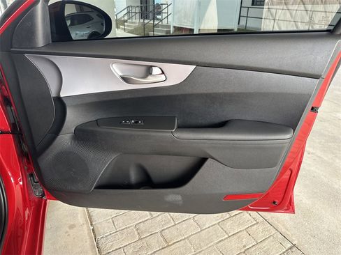 Used 2023 Kia Forte LXS w/ LXS Technology Package image 33