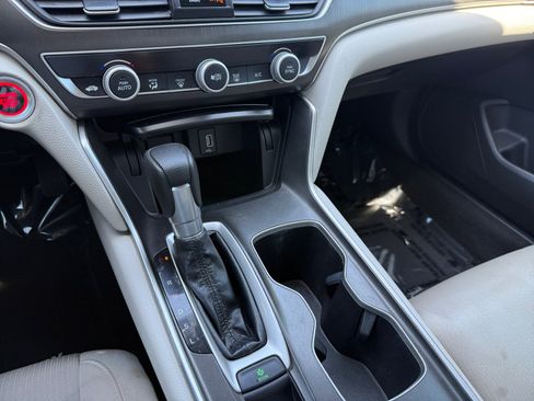 Used 2018 Honda Accord LX image 13