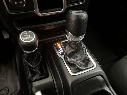 Used 2019 Jeep Wrangler Sport image 22