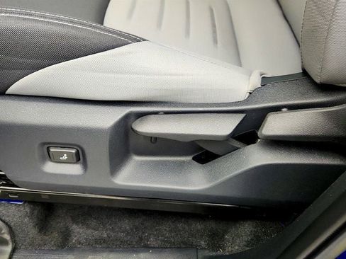 Used 2024 Toyota Tacoma TRD Sport RWD image 11