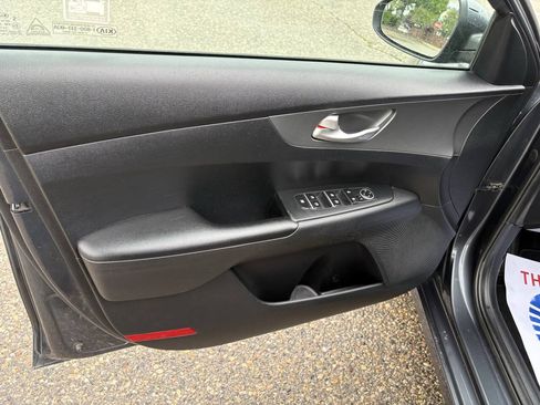 Used 2020 Kia Forte Sedan FWD image 24