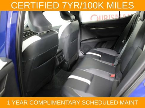 Used 2025 Toyota Camry SE FWD image 12